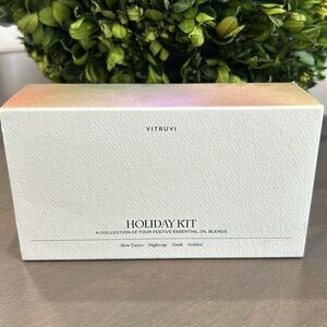 Vitruvi The Festive Four Oil Kit essential oils